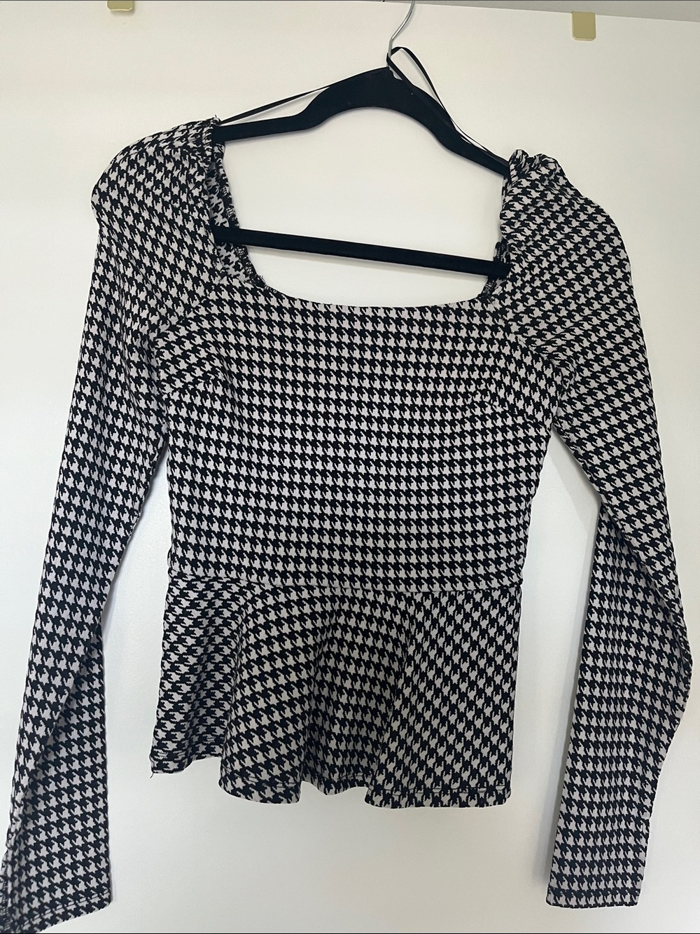 miami Black & White Houndstooth Peplum Long-Sleeve Top